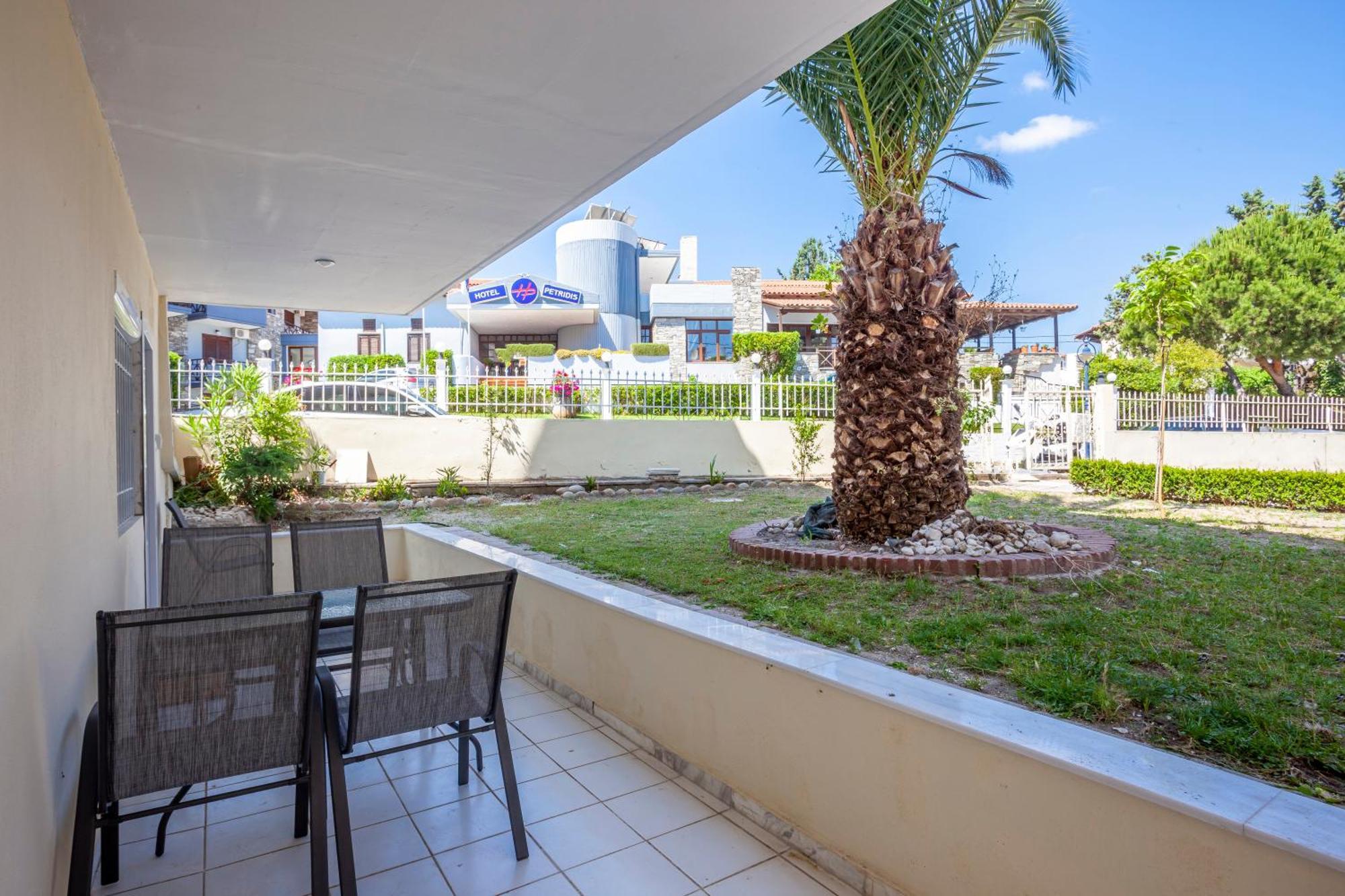 Aris Luxury Apartments Pefkochori Extérieur photo