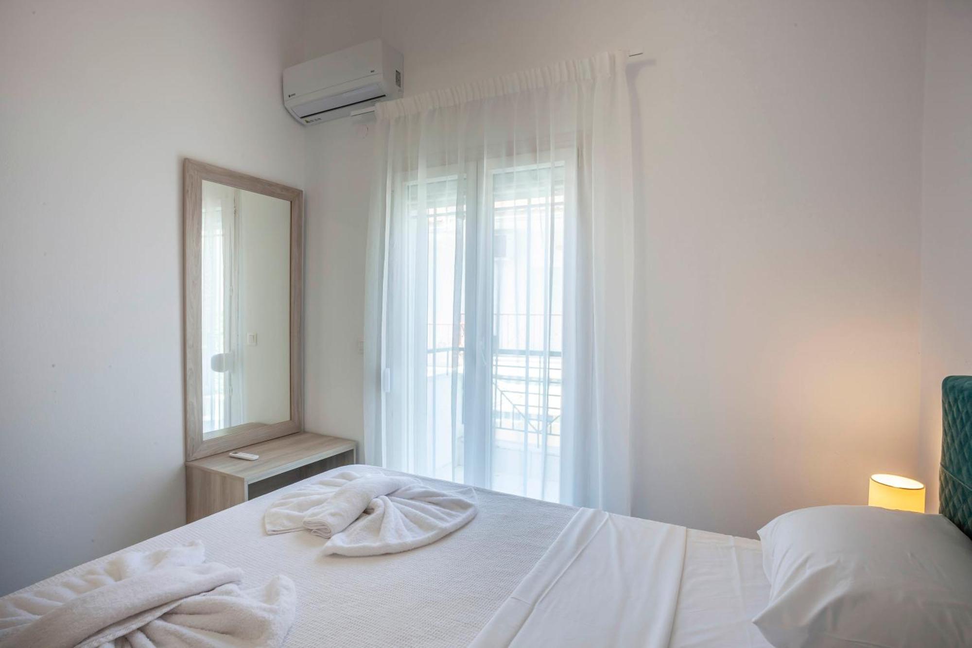Aris Luxury Apartments Pefkochori Extérieur photo
