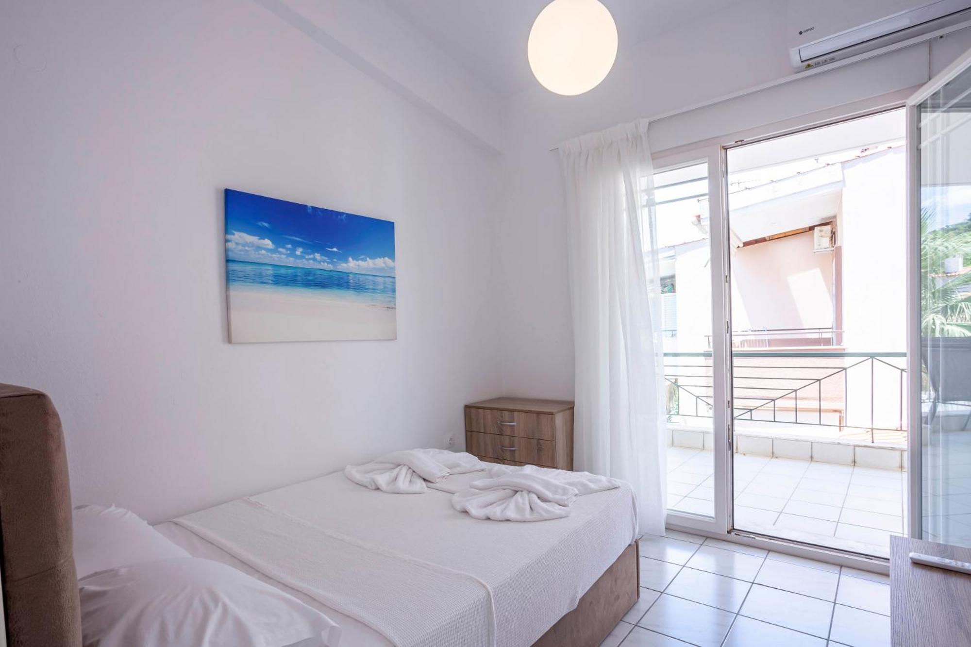 Aris Luxury Apartments Pefkochori Extérieur photo