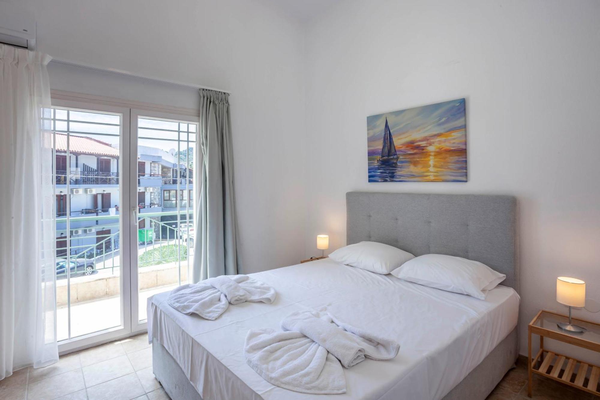 Aris Luxury Apartments Pefkochori Extérieur photo
