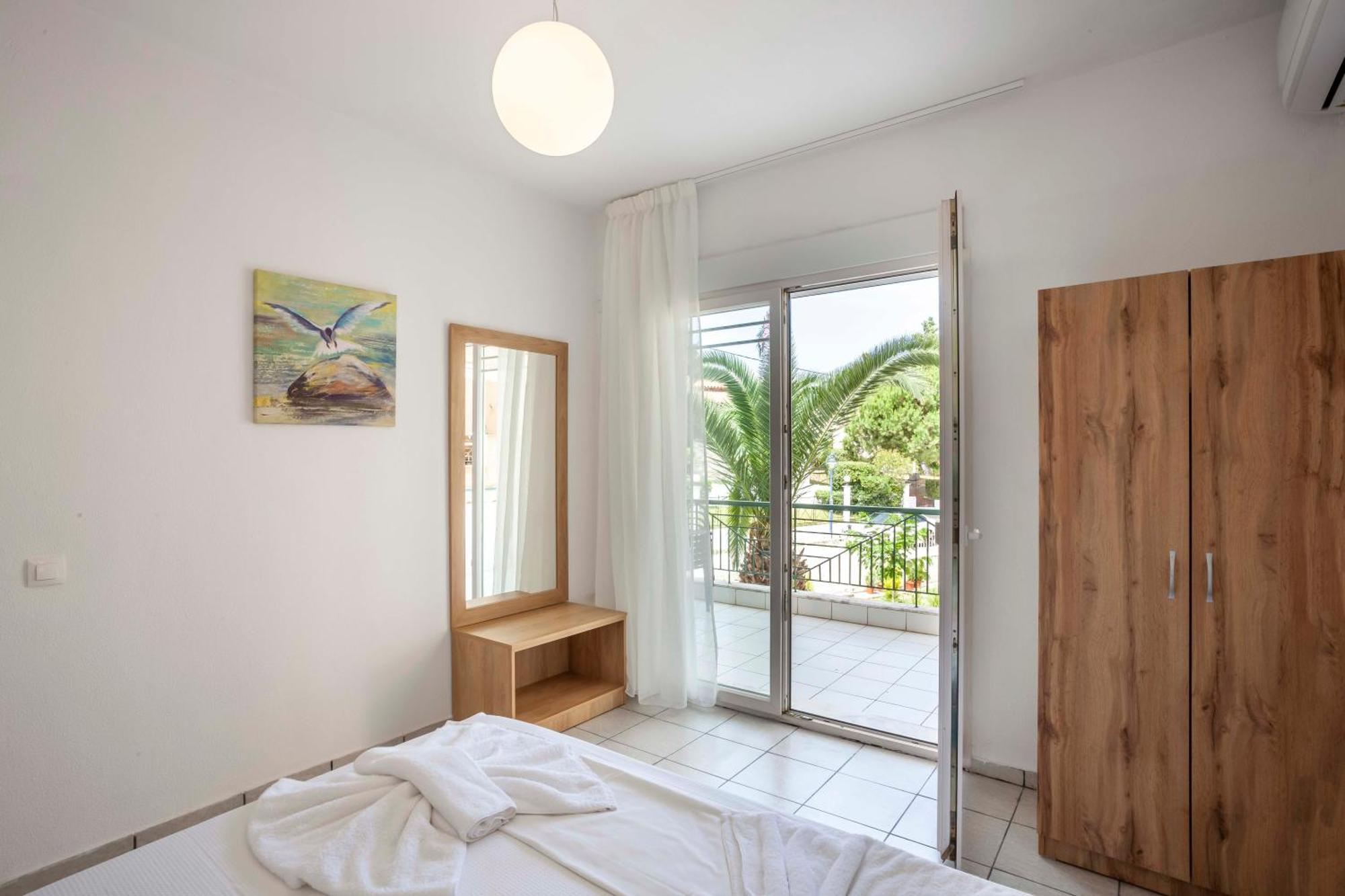 Aris Luxury Apartments Pefkochori Extérieur photo